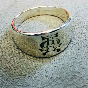 RETIRED James Avery Alpha & Omega signet ring